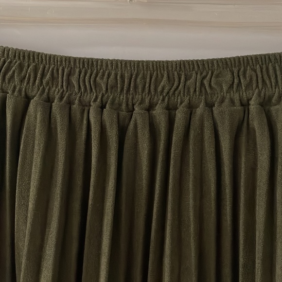 OAK + FORT Pleated Skirt - Picture 6 of 6